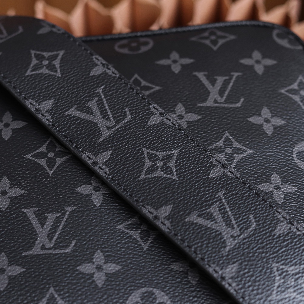 Replica LV bag Outdoor Messenger - Image 5
