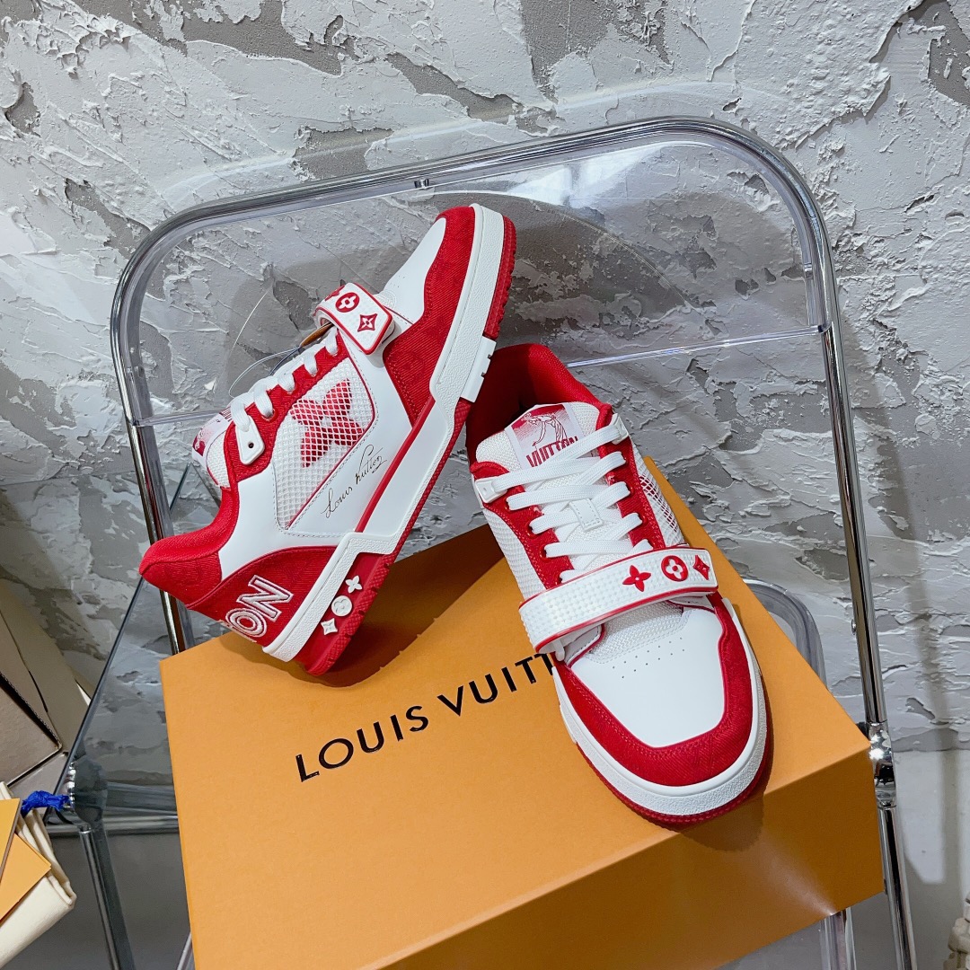 LV trainer réplicas